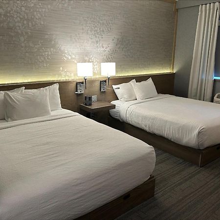 Voco Niagara Falls - The Cadence By Ihg Eksteriør billede A room at the Hilton Garden Inn in San Francisco