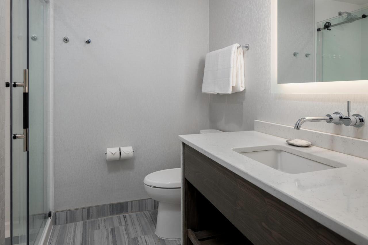 Voco Niagara Falls - The Cadence By Ihg Eksteriør billede Bathroom
