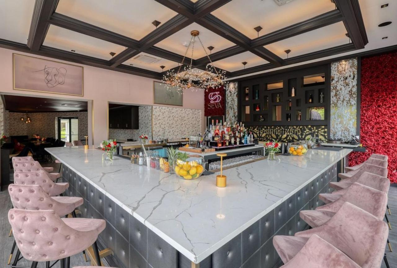 Voco Niagara Falls - The Cadence By Ihg Eksteriør billede The bar at the 1905