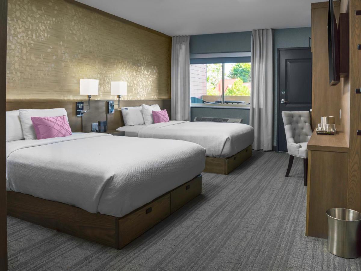 Voco Niagara Falls - The Cadence By Ihg Eksteriør billede A typical room at the Hilton Garden Inn