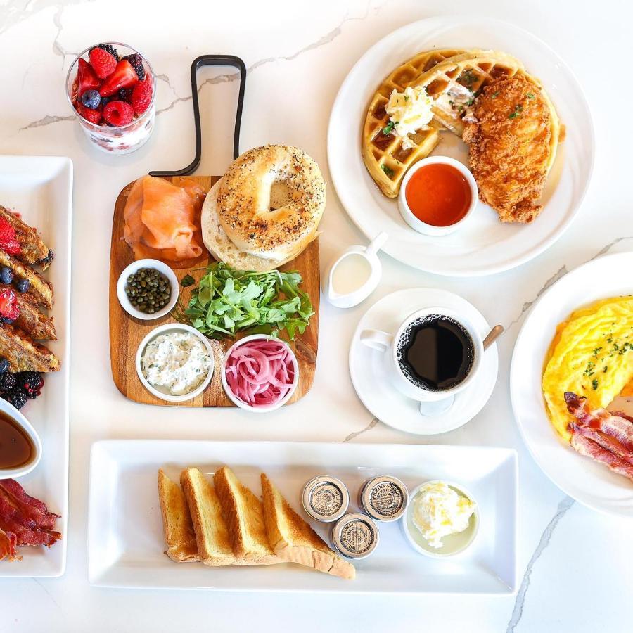 Voco Niagara Falls - The Cadence By Ihg Eksteriør billede A selection of breakfast foods