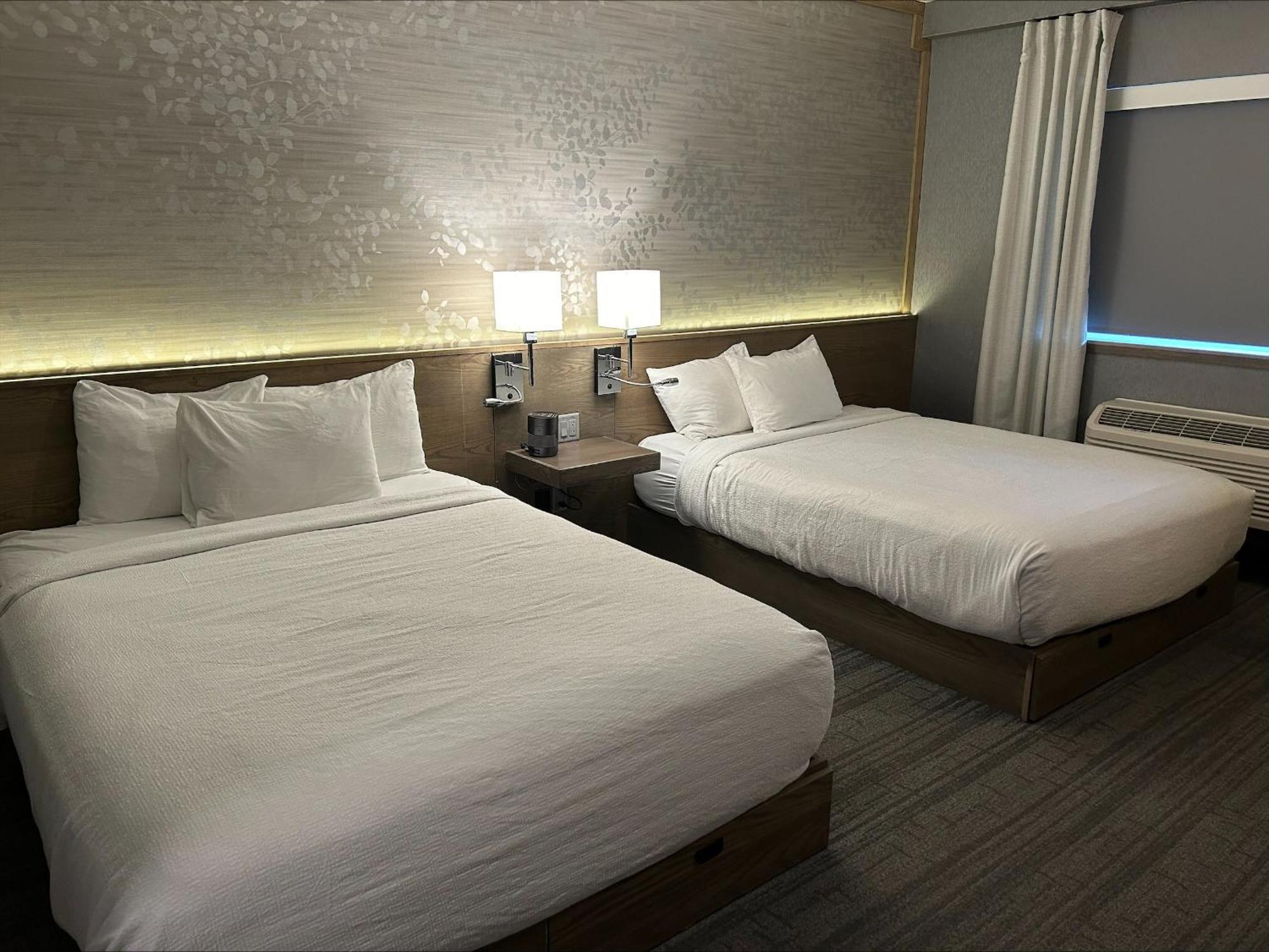 Voco Niagara Falls - The Cadence By Ihg Eksteriør billede A room at the Hilton Garden Inn in San Francisco